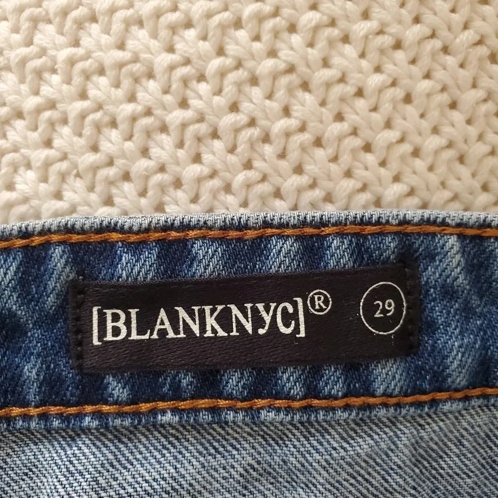 NEW! BLANK NYC | 'TheWarren' Work With Me Mid-thigh Distressed Jean Shorts sz 29